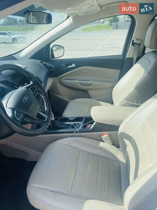 Внедорожник / Кроссовер Ford Escape 2016 в Киеве