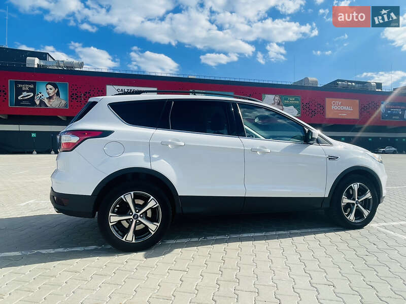 Внедорожник / Кроссовер Ford Escape 2016 в Киеве
