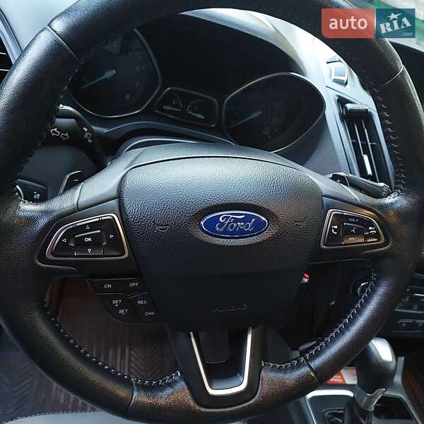 Внедорожник / Кроссовер Ford Escape 2016 в Доброполье