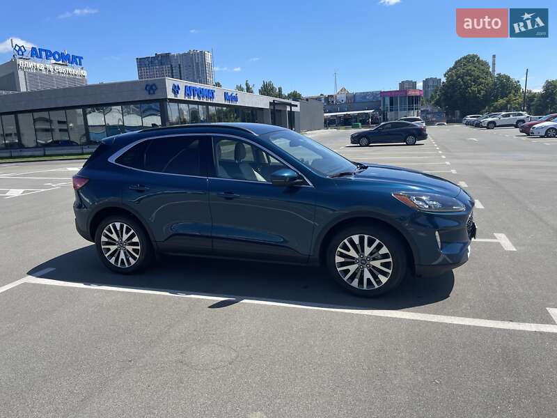 Внедорожник / Кроссовер Ford Escape 2020 в Киеве