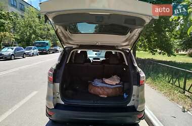 Внедорожник / Кроссовер Ford Escape 2016 в 
