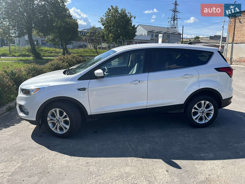 Позашляховик / Кросовер Ford Escape 2019 в Чернігові