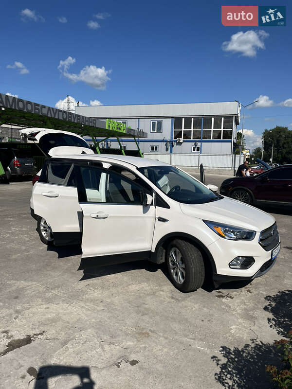Позашляховик / Кросовер Ford Escape 2019 в Чернігові