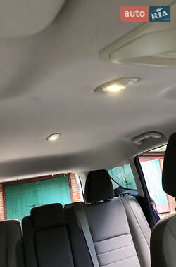 Внедорожник / Кроссовер Ford Escape 2012 в 