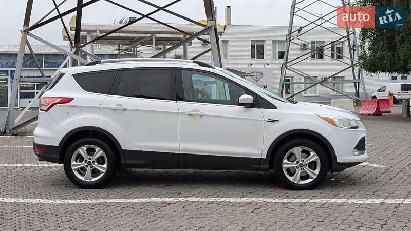 Позашляховик / Кросовер Ford Escape 2013 в Чернівцях