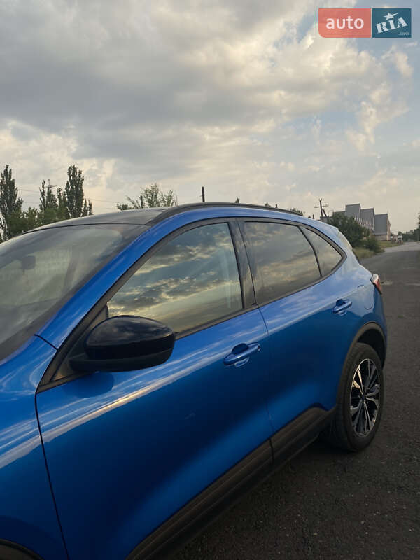 Внедорожник / Кроссовер Ford Escape 2021 в Кривом Роге