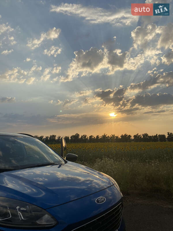 Внедорожник / Кроссовер Ford Escape 2021 в Кривом Роге