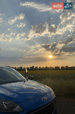 Внедорожник / Кроссовер Ford Escape 2021 в 