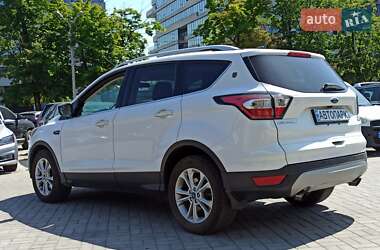 Внедорожник / Кроссовер Ford Escape 2017 в Днепре