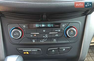 Внедорожник / Кроссовер Ford Escape 2017 в Днепре