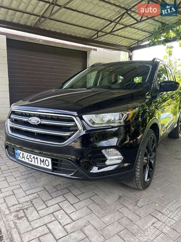 Внедорожник / Кроссовер Ford Escape 2019 в Полонном