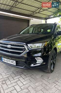 Внедорожник / Кроссовер Ford Escape 2019 в 