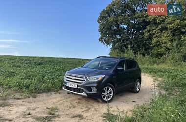 Позашляховик / Кросовер Ford Escape 2017 в Чернівцях