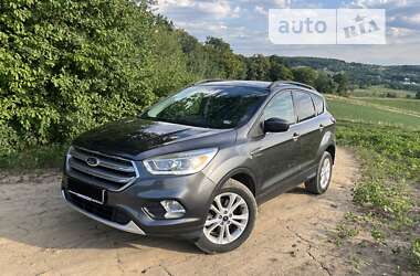 Внедорожник / Кроссовер Ford Escape 2017 в Черновцах