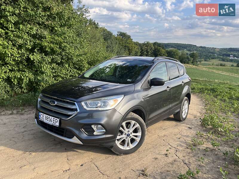 Позашляховик / Кросовер Ford Escape 2017 в Чернівцях