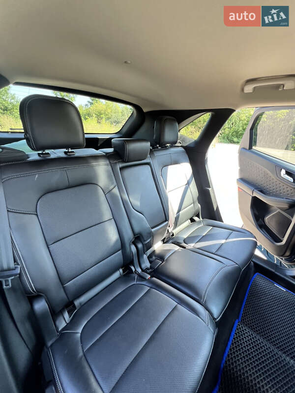 Внедорожник / Кроссовер Ford Escape 2020 в Волочиске