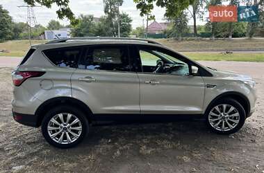 Внедорожник / Кроссовер Ford Escape 2017 в 