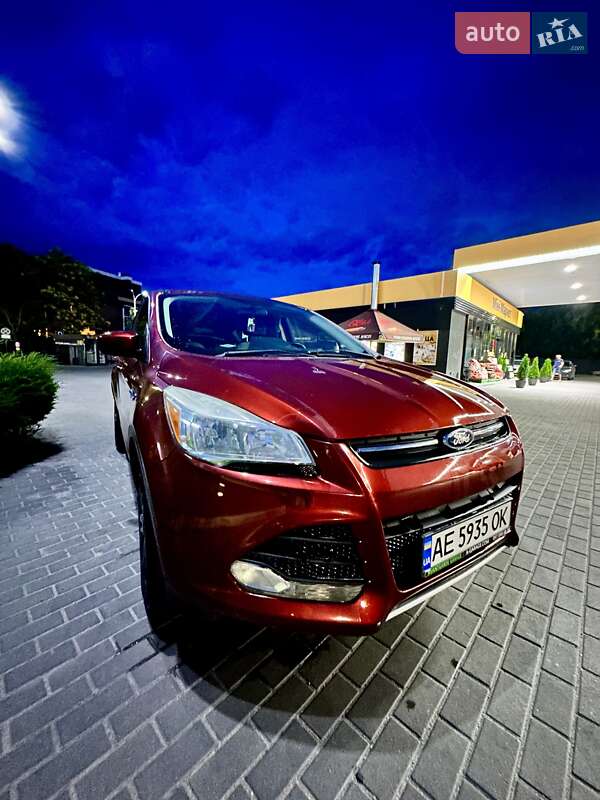 Внедорожник / Кроссовер Ford Escape 2015 в Днепре