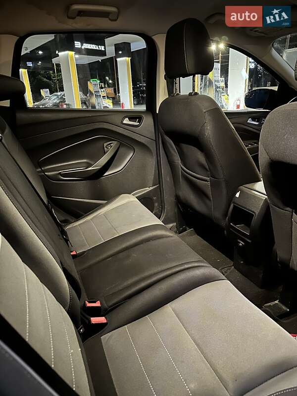Внедорожник / Кроссовер Ford Escape 2015 в Днепре