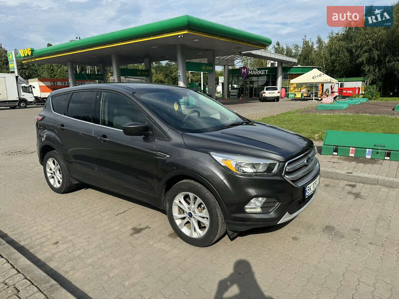 Внедорожник / Кроссовер Ford Escape 2016 в Ровно