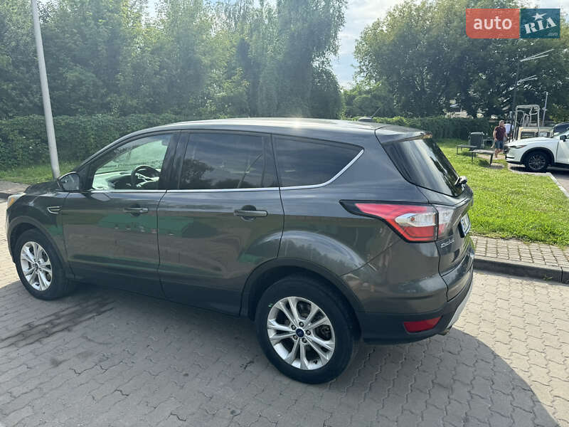 Внедорожник / Кроссовер Ford Escape 2016 в Ровно