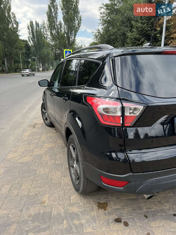 Внедорожник / Кроссовер Ford Escape 2017 в Васильковке