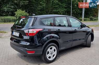 Внедорожник / Кроссовер Ford Escape 2018 в 