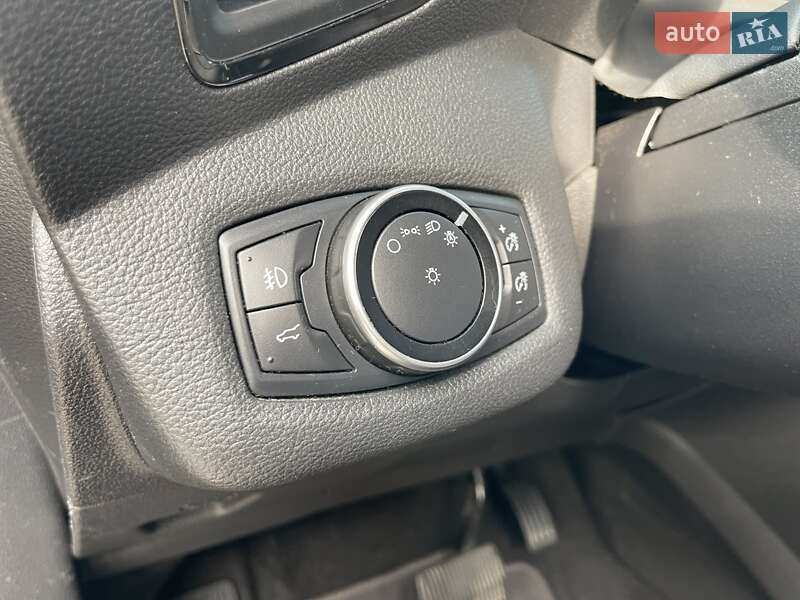 Внедорожник / Кроссовер Ford Escape 2017 в Львове