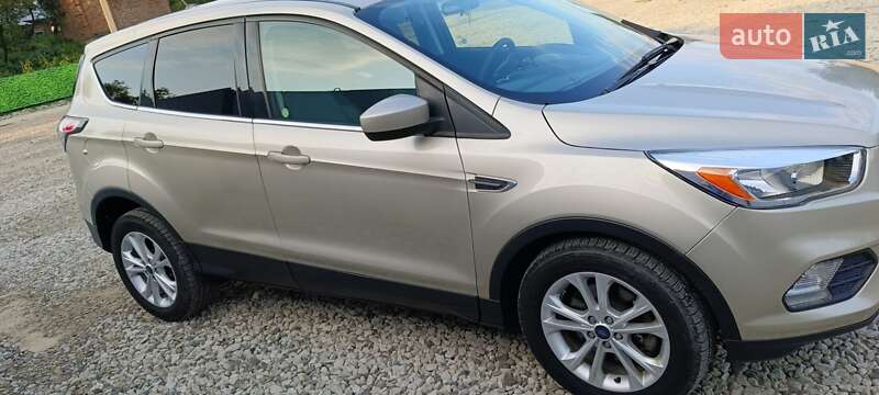 Внедорожник / Кроссовер Ford Escape 2016 в Львове