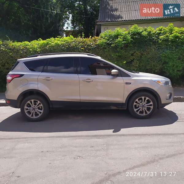 Внедорожник / Кроссовер Ford Escape 2017 в Ровно