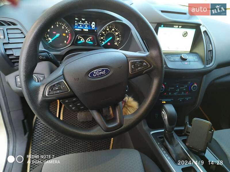 Внедорожник / Кроссовер Ford Escape 2017 в Ровно