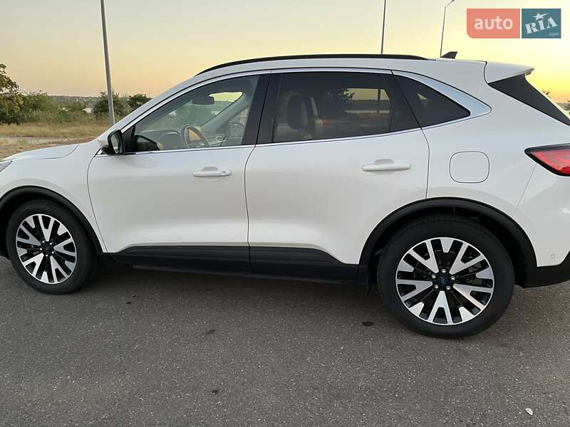 Внедорожник / Кроссовер Ford Escape 2020 в Николаеве