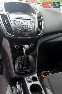 Внедорожник / Кроссовер Ford Escape 2014 в 