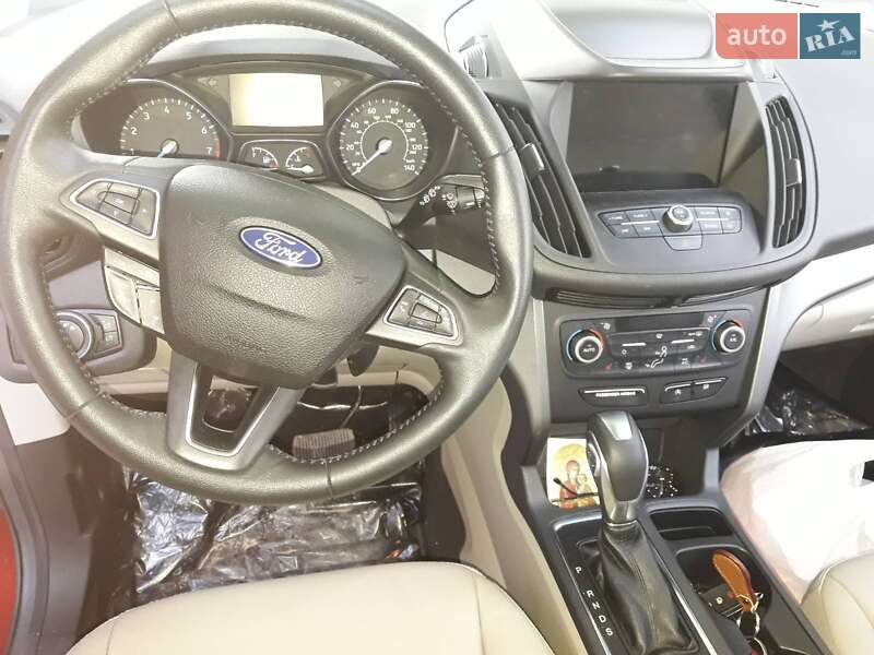Внедорожник / Кроссовер Ford Escape 2019 в Яремче