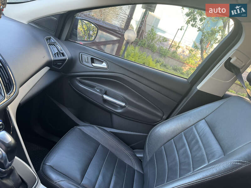 Внедорожник / Кроссовер Ford Escape 2013 в Черкассах