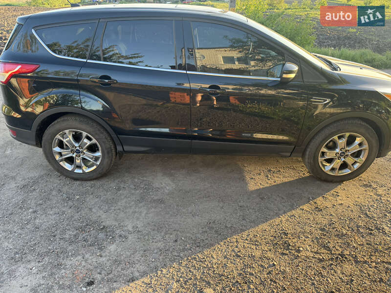 Внедорожник / Кроссовер Ford Escape 2013 в Черкассах