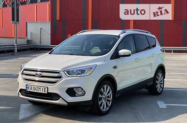 Позашляховик / Кросовер Ford Escape 2017 в Києві