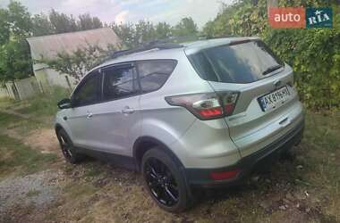 Внедорожник / Кроссовер Ford Escape 2016 в 