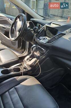Внедорожник / Кроссовер Ford Escape 2015 в 