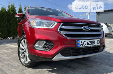 Позашляховик / Кросовер Ford Escape 2017 в Луцьку