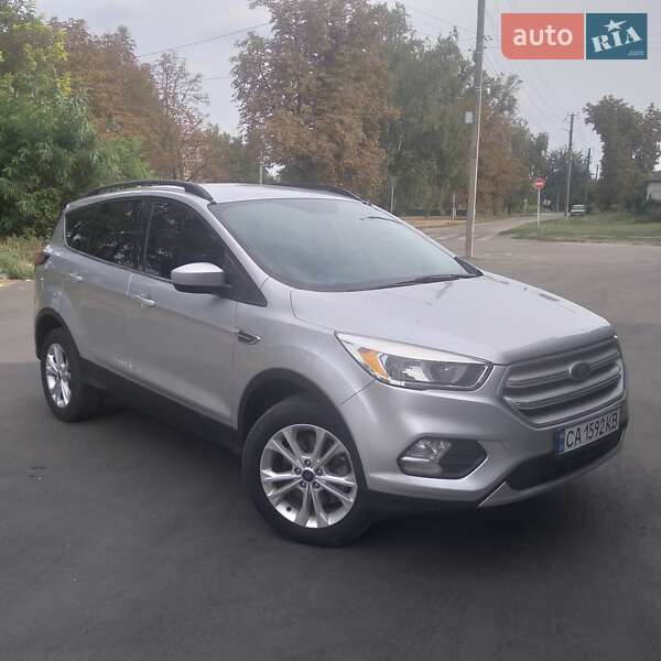 Внедорожник / Кроссовер Ford Escape 2017 в Золотоноше