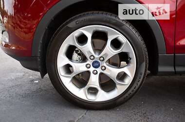 Внедорожник / Кроссовер Ford Escape 2014 в 