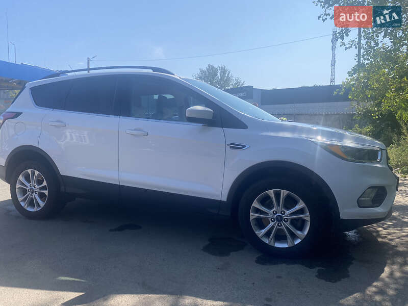 Позашляховик / Кросовер Ford Escape 2018 в Чернігові
