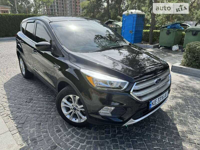 Внедорожник / Кроссовер Ford Escape 2018 в 