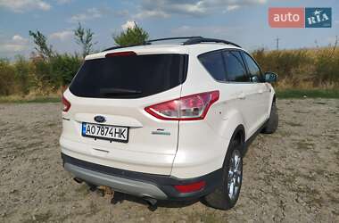 Внедорожник / Кроссовер Ford Escape 2014 в 