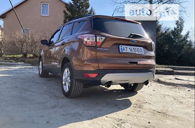 Внедорожник / Кроссовер Ford Escape 2016 в 