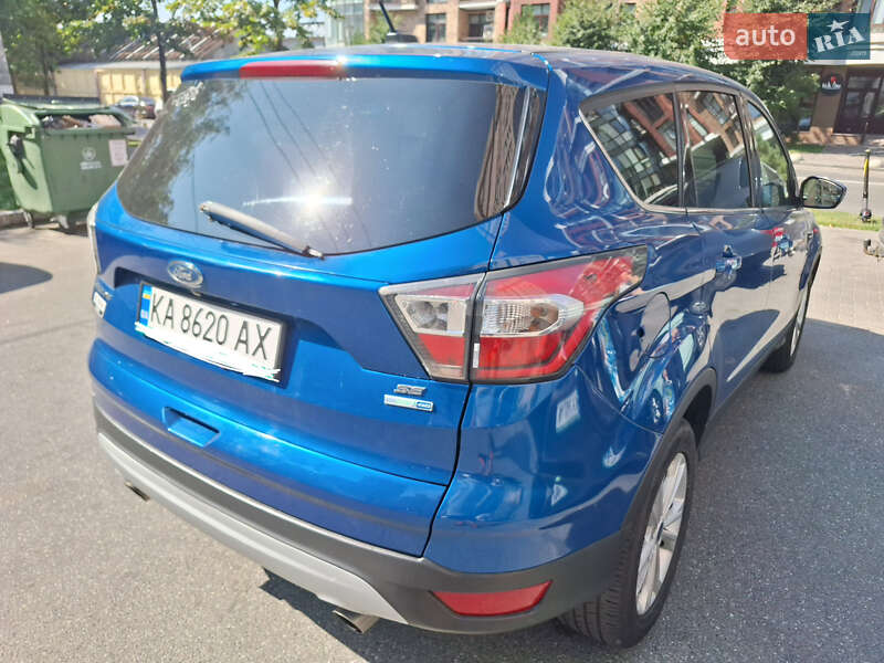 Внедорожник / Кроссовер Ford Escape 2016 в Киеве