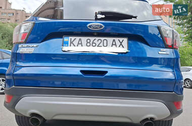 Внедорожник / Кроссовер Ford Escape 2016 в 