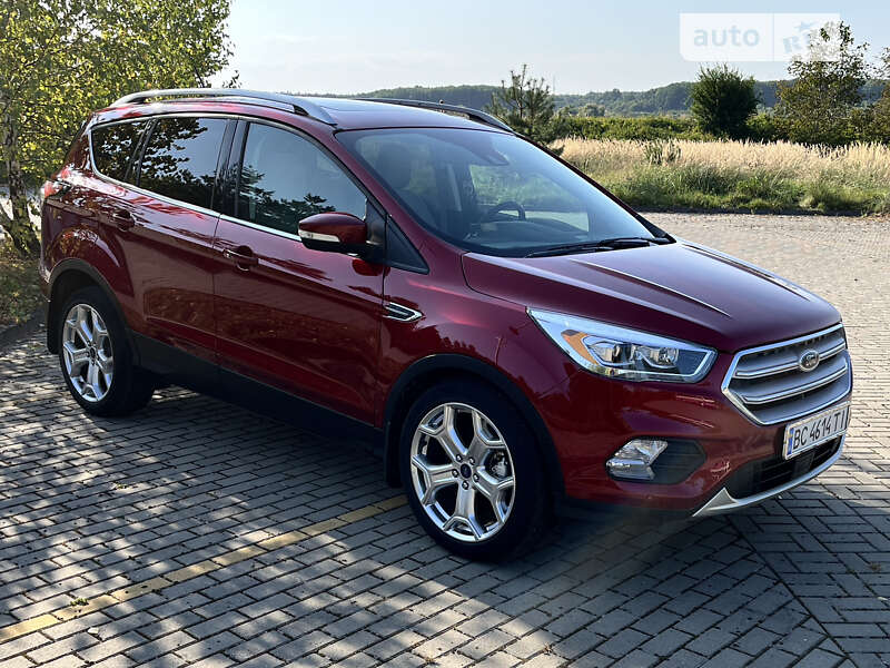 Внедорожник / Кроссовер Ford Escape 2017 в Дрогобыче