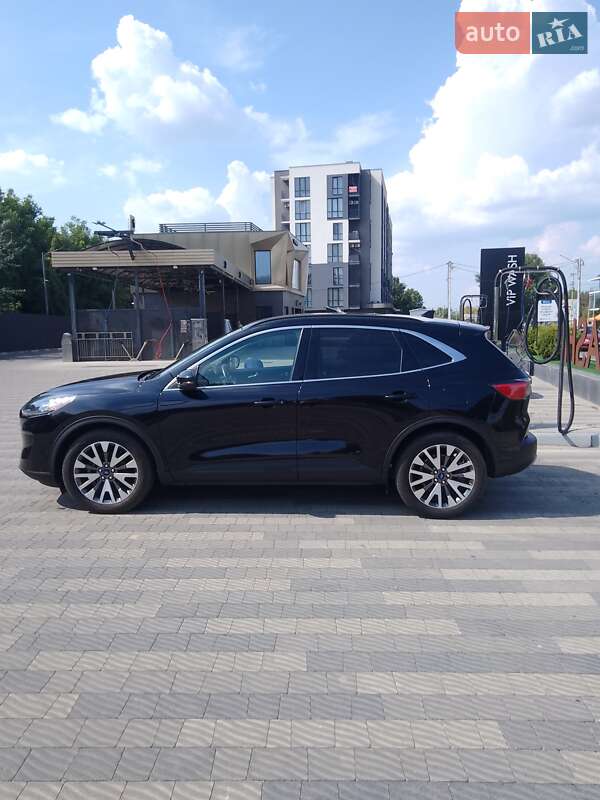 Внедорожник / Кроссовер Ford Escape 2019 в Ужгороде